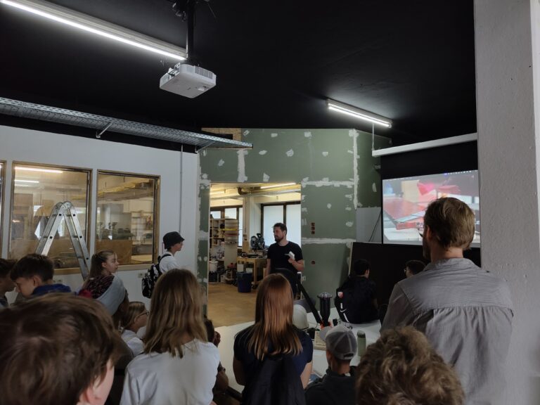 Kreativ. Nachhaltig. Handfest. Schüler:innen zu Gast bei TEAMWERK