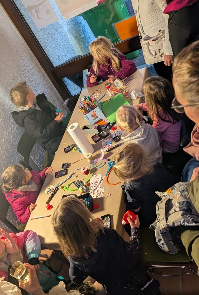 Aschheimer Advent: Basteln für gute Zwecke!